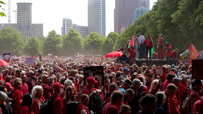 Hollanda'da on binlerce kişi Gazze savaşı konusunda hükümetin harekete geçmesi talebiyle yürüdü