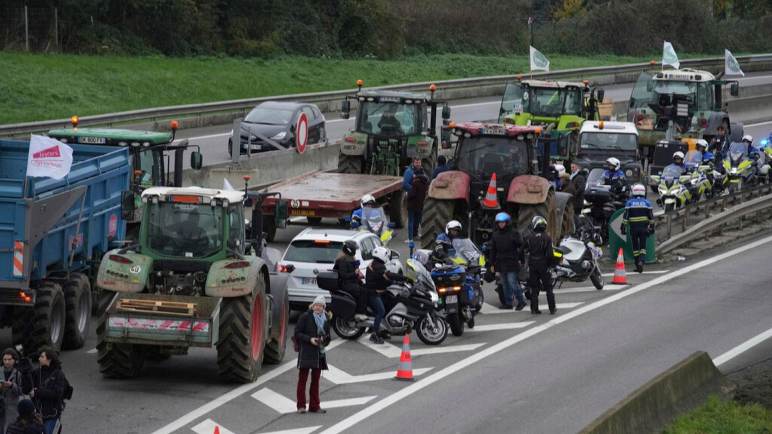 Back in October 2024, French farmers blocked highways to protest against the EU-Mercosur trade agreement. Back in October 2024, French farmers blocked highways to protest against the EU-Mercosur trade agreement.