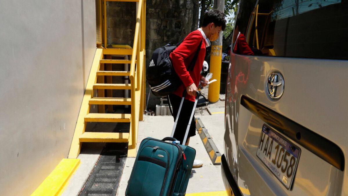 US sends 68 migrants back to Honduras and Colombia in voluntary deportation