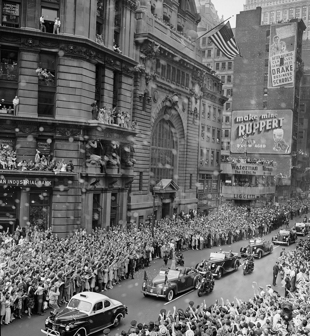Happy birthday to me! Trump's mega-MAGA birthday military parade raises ...