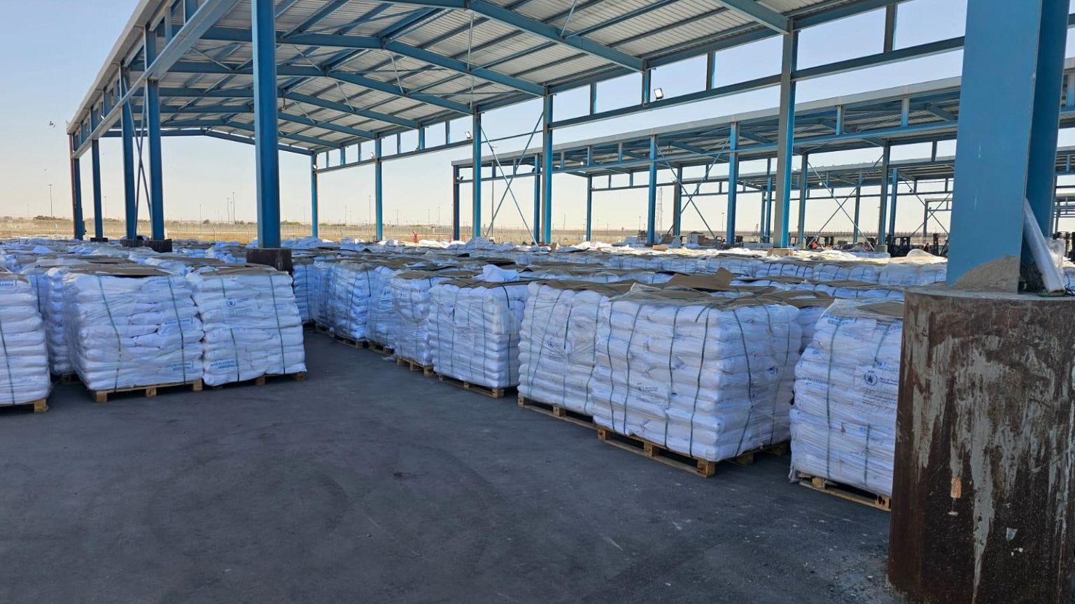 Aids ready to enter into the Gaza Strip