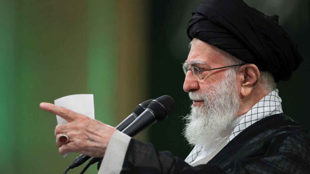 İran dini lideri Hamaney: ABD ile görüşmelerden bir şey beklemiyoruz