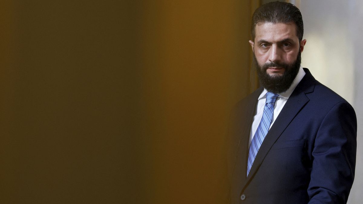 دمشق توضح طبيعة اللقاء الذي تم في إدلب بين الشرع والسفير السابق روبرت فورد عام 2023