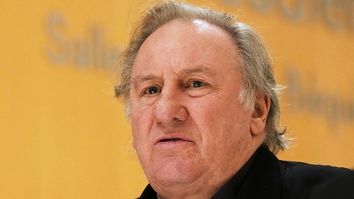 Fotoğrafçıya vurduğu iddia edilen Gerard Depardieu Roma'da yargılanıyor