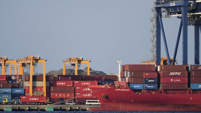 Gümrük vergilerinin ihracat artışını yavaşlatmasıyla Japonya'nın ABD'ye sevkiyatları azaldı