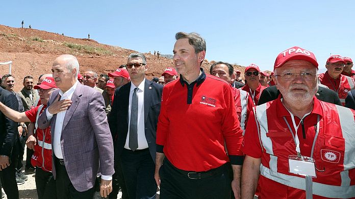 Bayraktar: ABD, Diyarbakır havzasında 6 milyar varillik kaya petrolü rezervi olduğunu tahmin ediyor