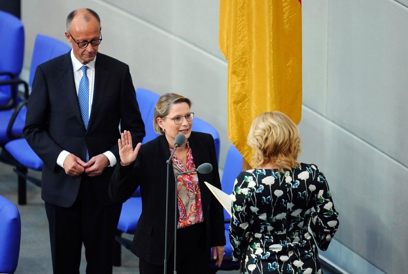 Stefanie Hubig (SPD), ministre de la Justice, prête serment au Bundestag en présence du chancelier fédéral Friedrich Merz