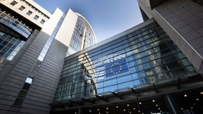 Avrupa Parlamentosu, Huawei soruşturması kapsamında 5 AP üyesinin dokunulmazlığını değerlendiriyor