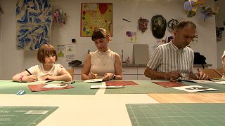 A linóleummetszet-készítő workshop résztvevői a Műtárgyak Éjszakáján