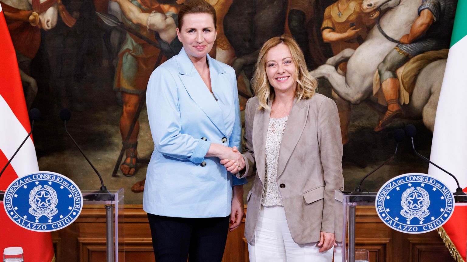 Başbakan Giorgia Meloni, Danimarka Başbakanı Mette Frederiksen ile Palazzo Chigi, Roma'da (22 Mayıs 2025) Başbakan Giorgia Meloni, Danimarka Başbakanı Mette Frederiksen ile Palazzo Chigi, Roma'da (22 Mayıs 2025)