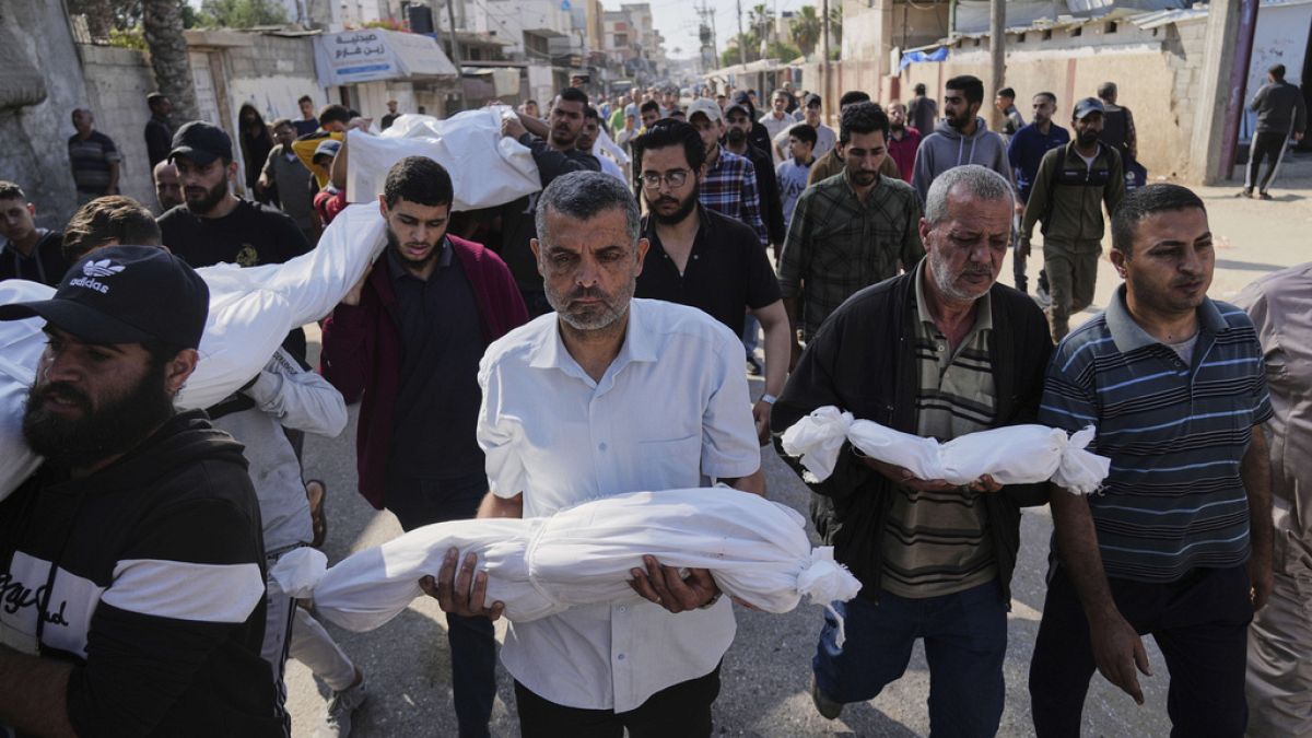 غزة: أكثر من 50 قتيلا ومفقودا في غارة على جباليا والنيران تشتعل في مستشفى العودة