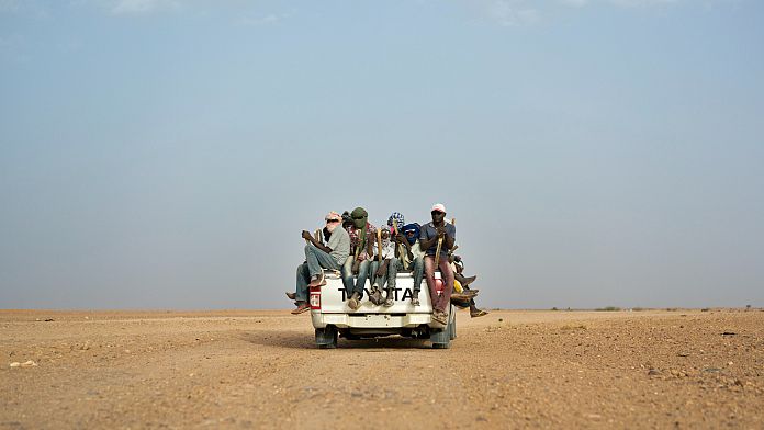 Çölde mahsur kalan yedi Sudanlı göçmen ölü bulundu