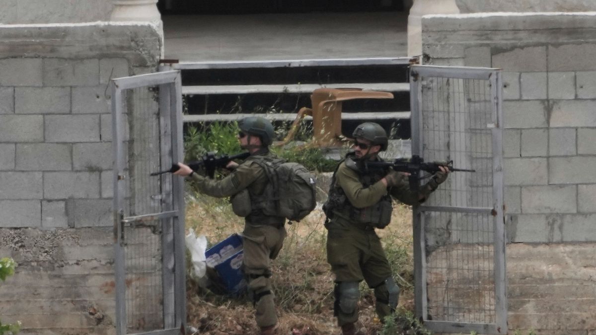 اعترافات صادمة لجنود إسرائيليين باستخدام الفلسطينيين دروعاً بشرية