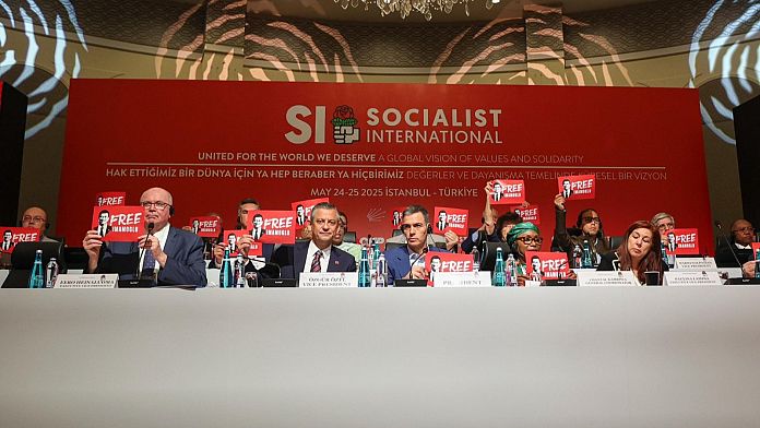 Özgür Özel, İspanya liderini ağırladı: 'İmamoğlu'na Özgürlük' dövizi toplantıya damga vurdu