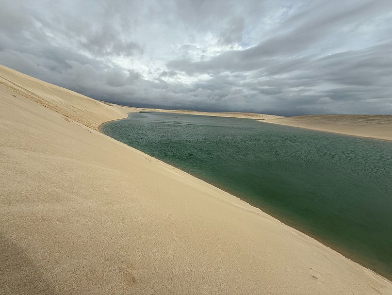 Blick auf eine Lagune in den Lençóis Maranhenses.