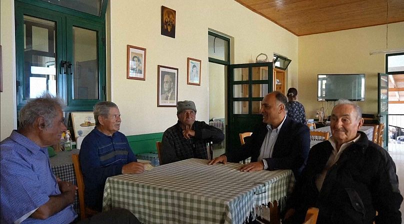 Κάτοικοι στον Κορμακίτη της κατεχόμενης Κύπρου