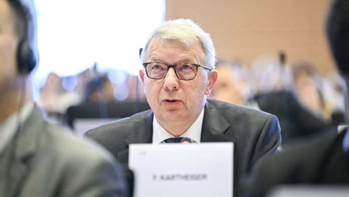 I conservatori del Parlamento Ue espellono eurodeputato lussemburghese per un viaggio a Mosca