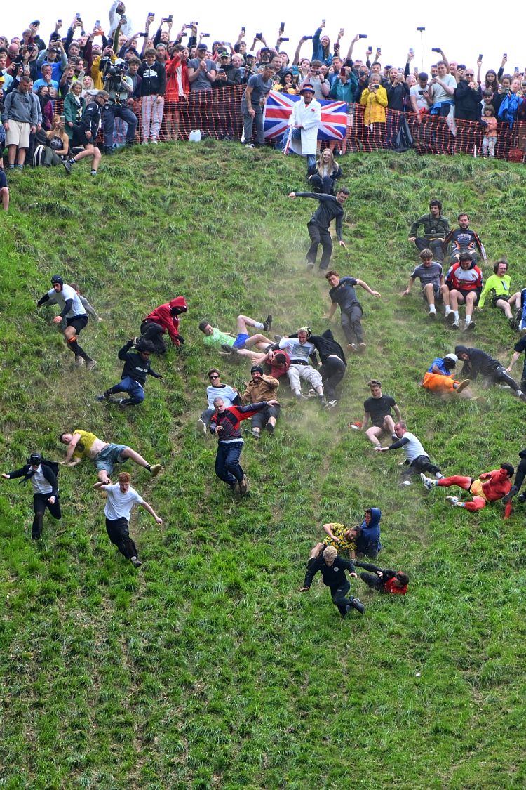In pictures: Daredevils tumble for glory at Gloucester's annual cheese ...