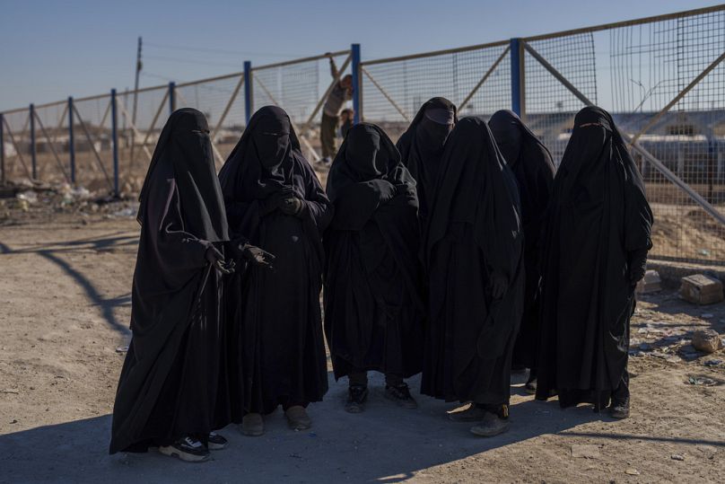 Des femmes dans le camp d'al-Hol, où des dizaines de milliers de personnes, vivent depuis des années. 