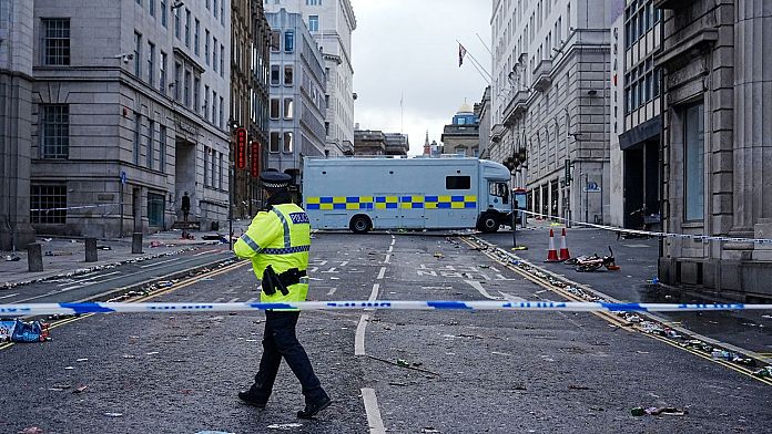 Liverpool'da şampiyonluk kutlamalarına saldırı: Sürücü cinayete teşebbüsle suçlanıyor