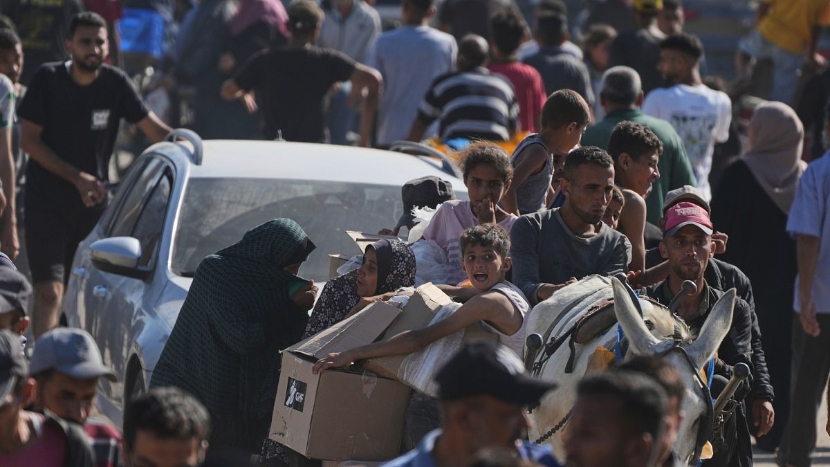 برنامج الأغذية العالمي: حشد من الجوعى يقتحم مستودع مساعدات في غزة