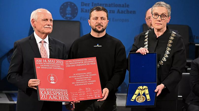 2023 hat der ukrainische Präsident Wolodymyr Selenskyj stellvertretend für das ukrainische Volk den Karlspreis erhalten. 15. Mai 2023.
