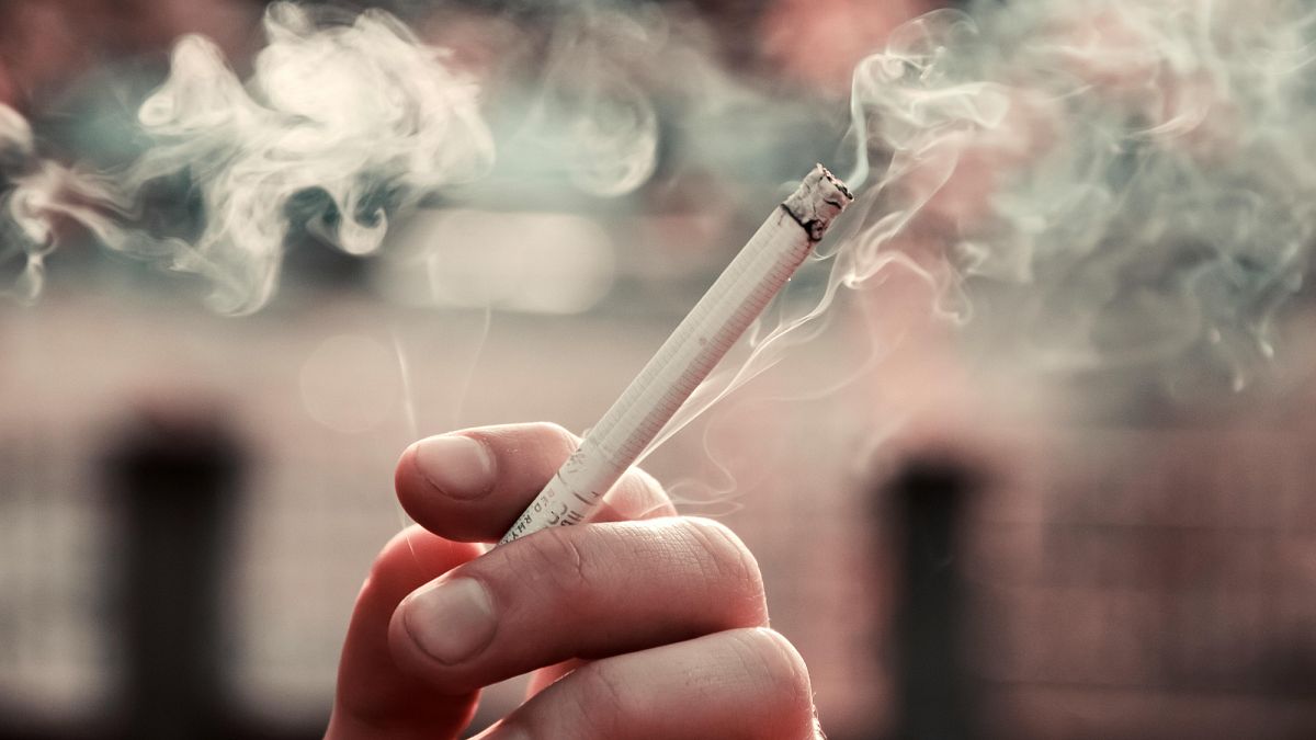 Espagne : le ministère de la Santé veut interdire de fumer sur les terrasses