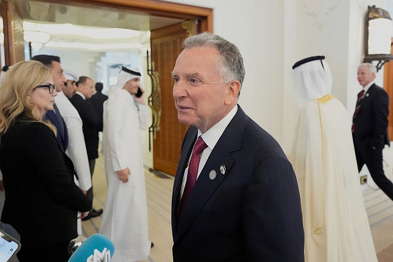  El enviado especial de la Casa Blanca, Steve Witkoff, habla con los periodistas en Doha, 14 de mayo de 2025.