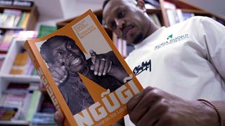Kenya : adieux à Ngũgĩ wa Thiong’o, mémoire vivante de la décolonisation
