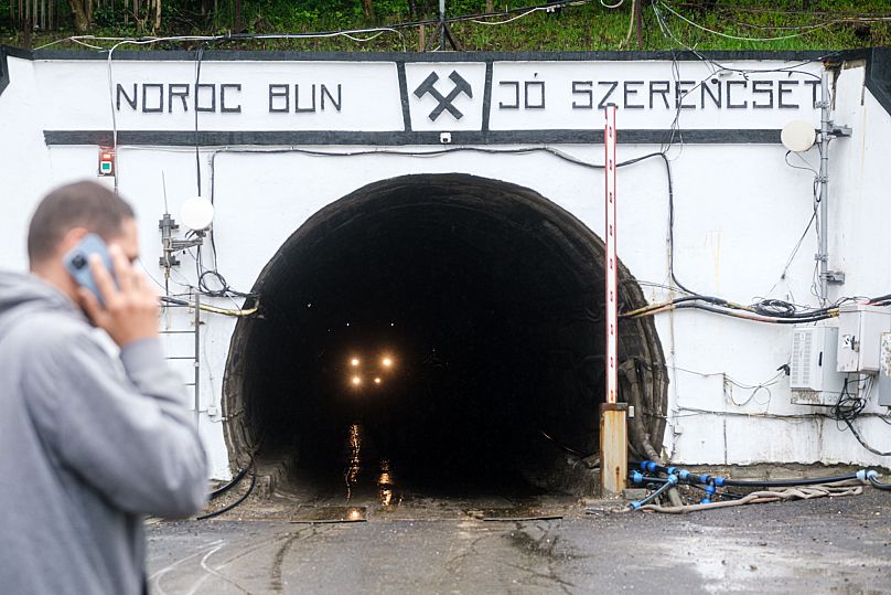 A vízzel elöntött parajdi sóbánya bejárata - Hargita, Románia, 2025. május 28.