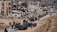Displaced Palestinians flee from Khan Younis, 29 May, 2025