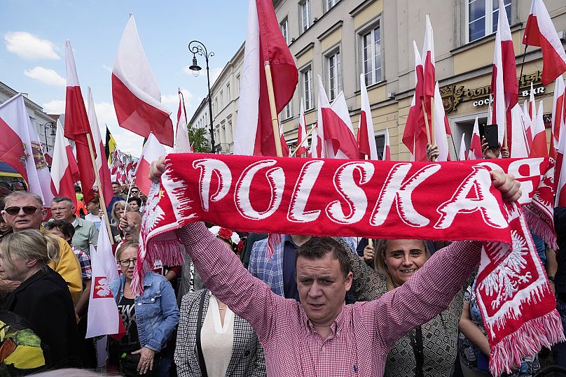 Nawrocki támogatói egy varsói kampányeseményen