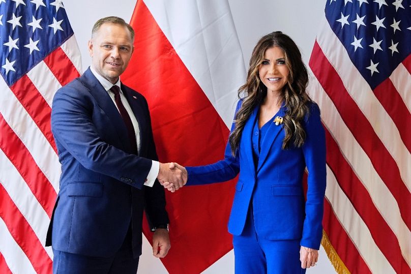 Karol Nawrocki és Kristi Noem, amerikai belbiztonsági miniszter találkozója Rzeszówban, 2025. május 27-én
