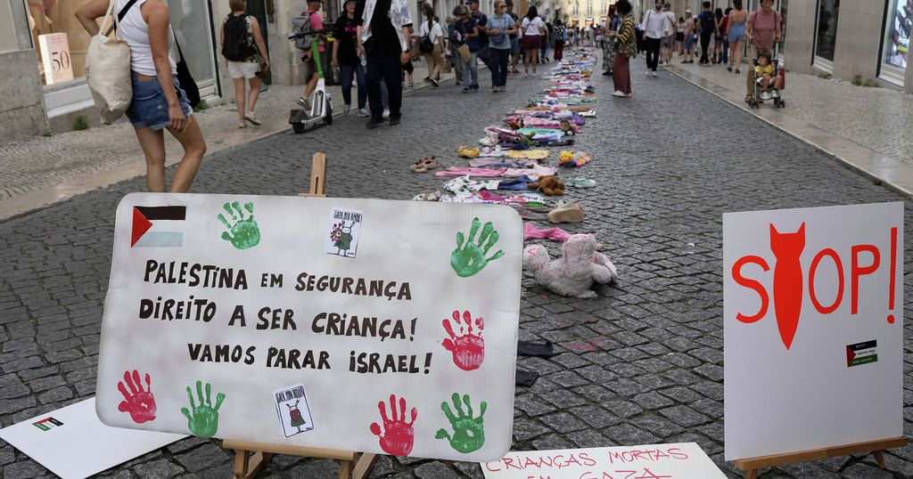 Lisbon art installation highlights the suffering of Gaza’s children Lisbon art installation highlights the suffering of Gaza’s children