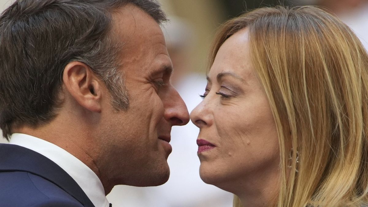 Ιταλία: Εμανουέλ Μακρόν και Ρόμπερτ Φίτσο υποδέχθηκε η Μελόνι