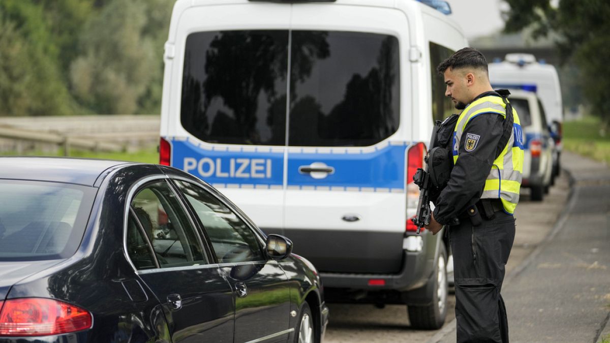 Euronews-Exklusiv: Strafanzeige wegen "Einschleusung" von ...