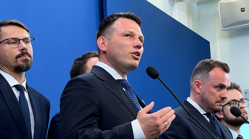 Lider Konfederacji i kandydat na prezydenta Sławomir Mentzen na konferencji prasowej, 2025 r.
