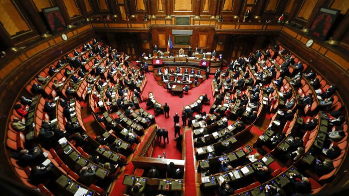 Italia, il decreto sicurezza approvato dal Senato tra le proteste dell'opposizione: cosa prevede