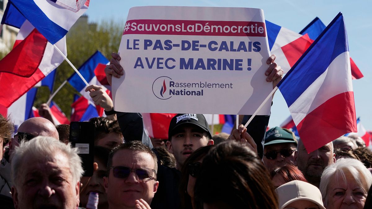 Megfosztotta régiós képviselői mandátumától egy francia bíróság Marine le Pent
