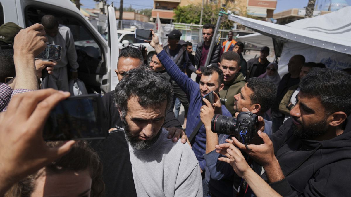محررون فلسطينيون يتحدثون عن ظروف اعتقالهم داخل السجون الإسرائيلية