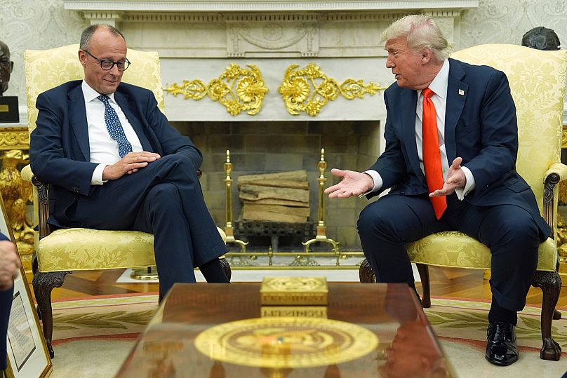 Prezydent Donald Trump spotyka się z kanclerzem Niemiec Friedrichem Merzem w Gabinecie Owalnym Białego Domu w Waszyngtonie, w czwartek, 5 czerwca 2025 r.