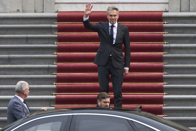 Il primo ministro olandese Dick Schoof dopo aver consegnato le dimissioni nel palazzo reale Huis ten Bosch all'Aia, Paesi Bassi, 3 giugno 2025
