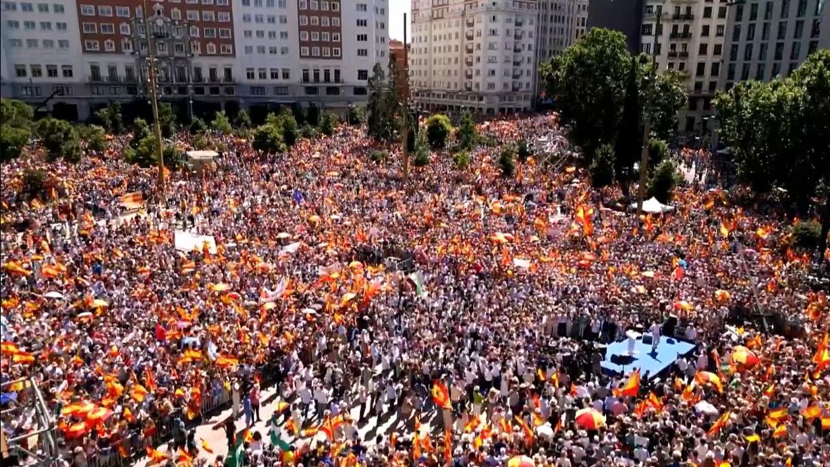 Μαδρίτη: Μεγάλη διαδήλωση κατά του Πέδρο Σάντσεθ-Η αντιπολίτευση τον κατηγορεί για διαφθορά