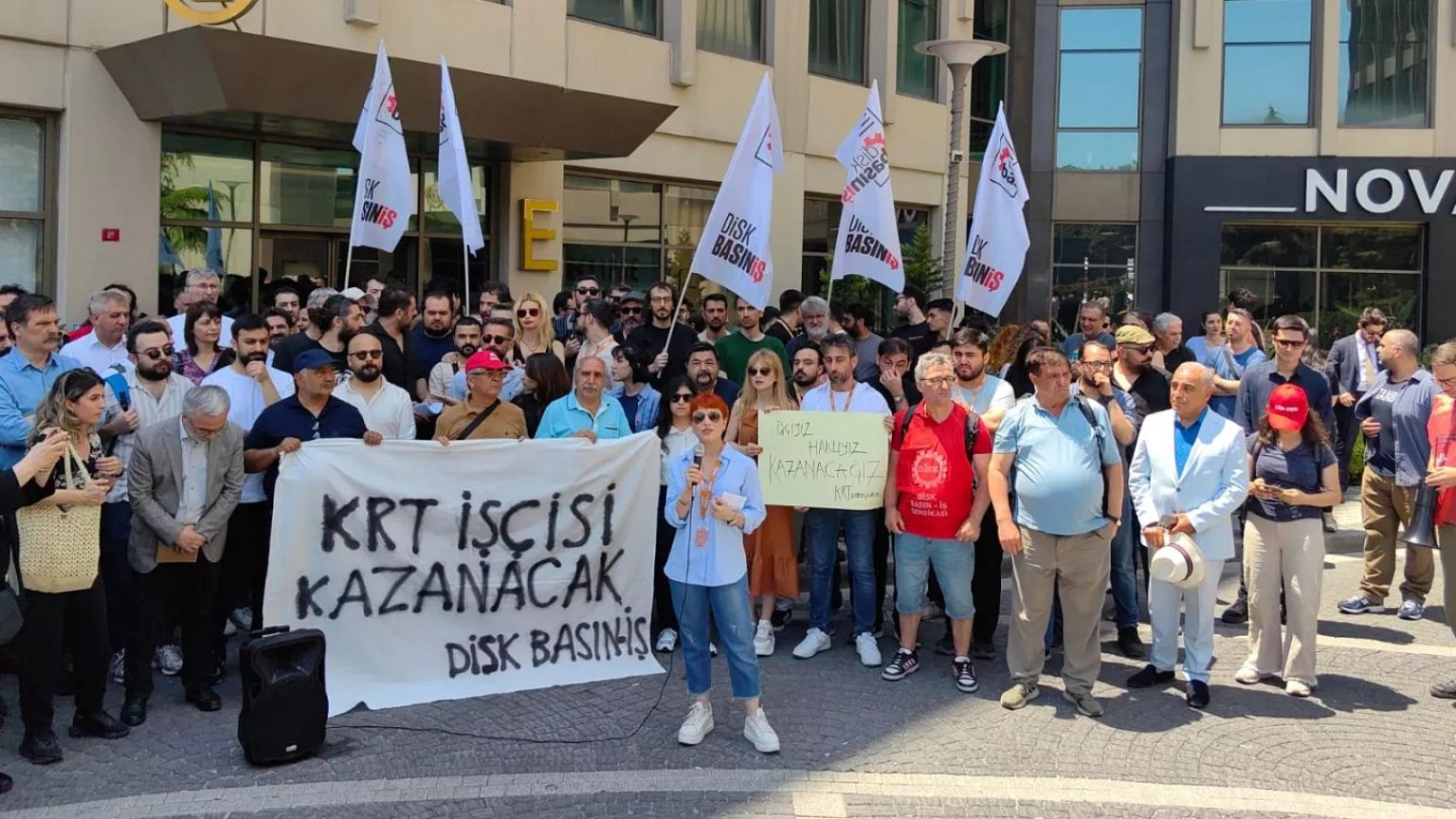 KRT çalışanlarının 8 Haziran'daki basın açıklaması.