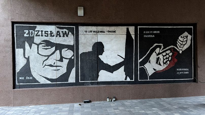 Peintures murales commémorant Zdzisław Beksiński dans le quartier Ursynów de Varsovie