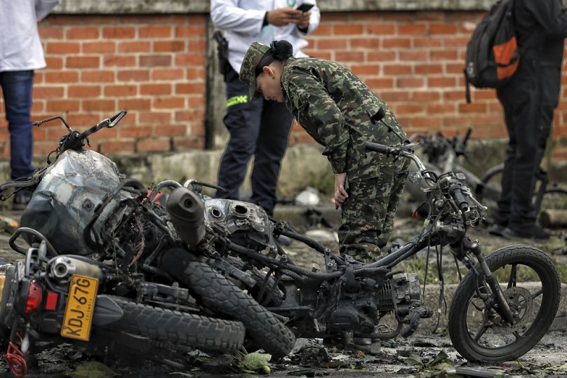Otra de las imágenes del lugar en el que ha tenido una de las explosiones en Cali, Colombia.