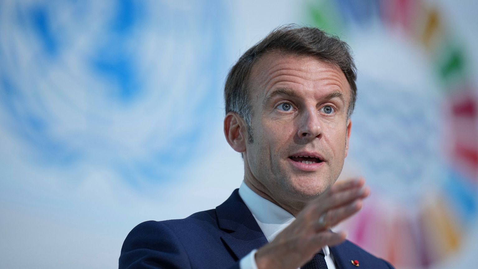 Macron dice que Francia prohibirá el acceso a las redes sociales a los menores de 15 años si la UE no toma medidas