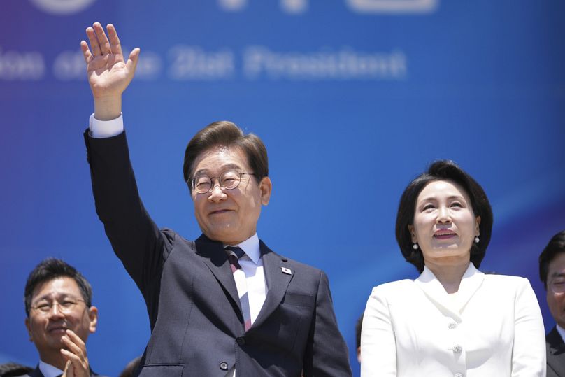 Le nouveau président sud-coréen Lee Jae-myung et son épouse Kim Hea Kyung le 4 juin 2025