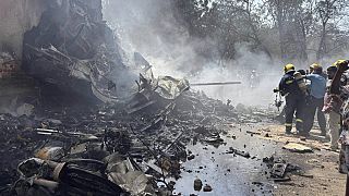 Un avion d'Air India s'écrase avec 244 personnes à bord