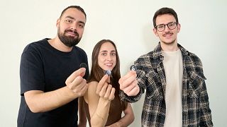 Pilar Granado, Pablo Sosa Domínguez, and Luis Chimeno have created smart biodegradable labels that show food freshness in real time, helping cut waste and prevent food poisoni